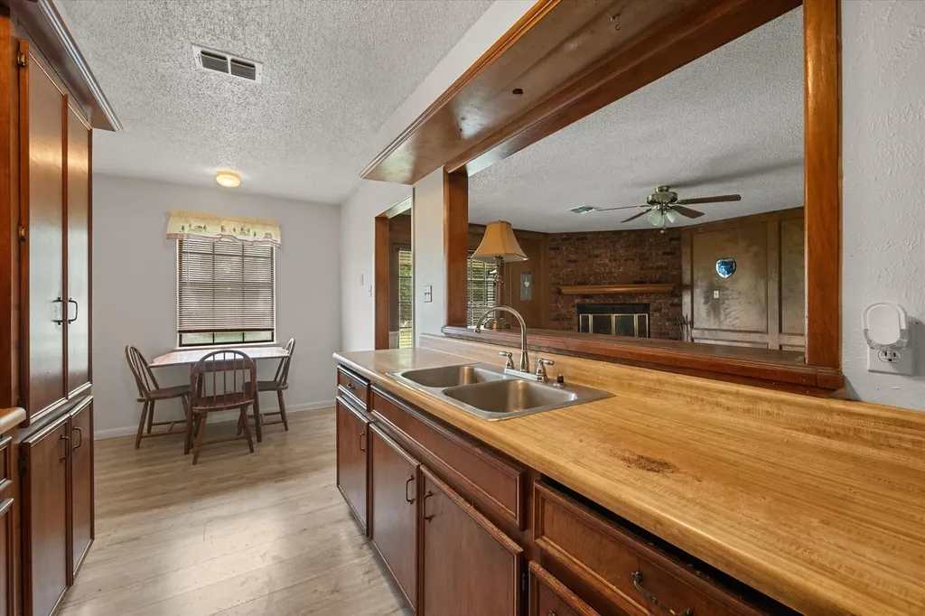 1706 SE County Road 2230 Corsicana TX 75109