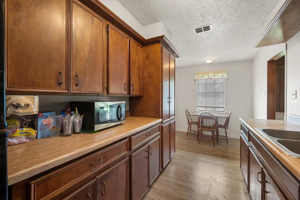 1706 SE County Road 2230 Corsicana TX 75109