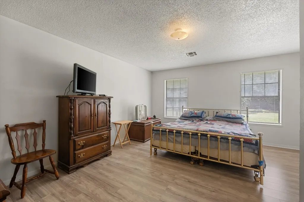 1706 SE County Road 2230 Corsicana TX 75109