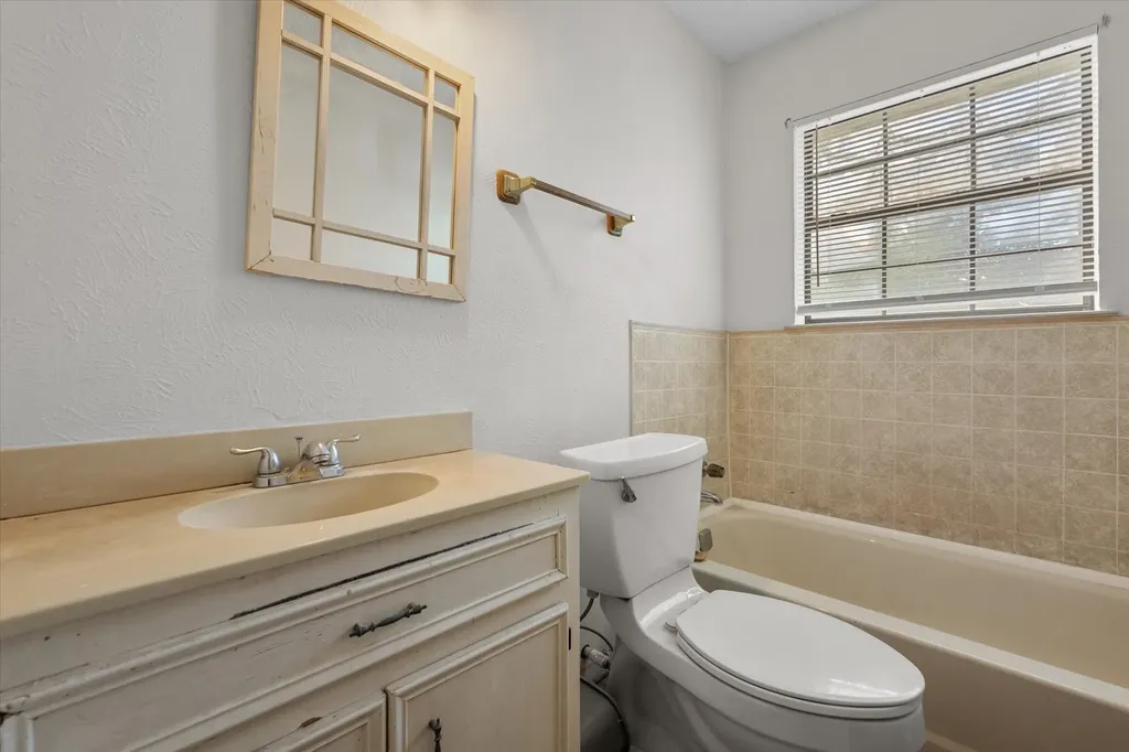 1706 SE County Road 2230 Corsicana TX 75109