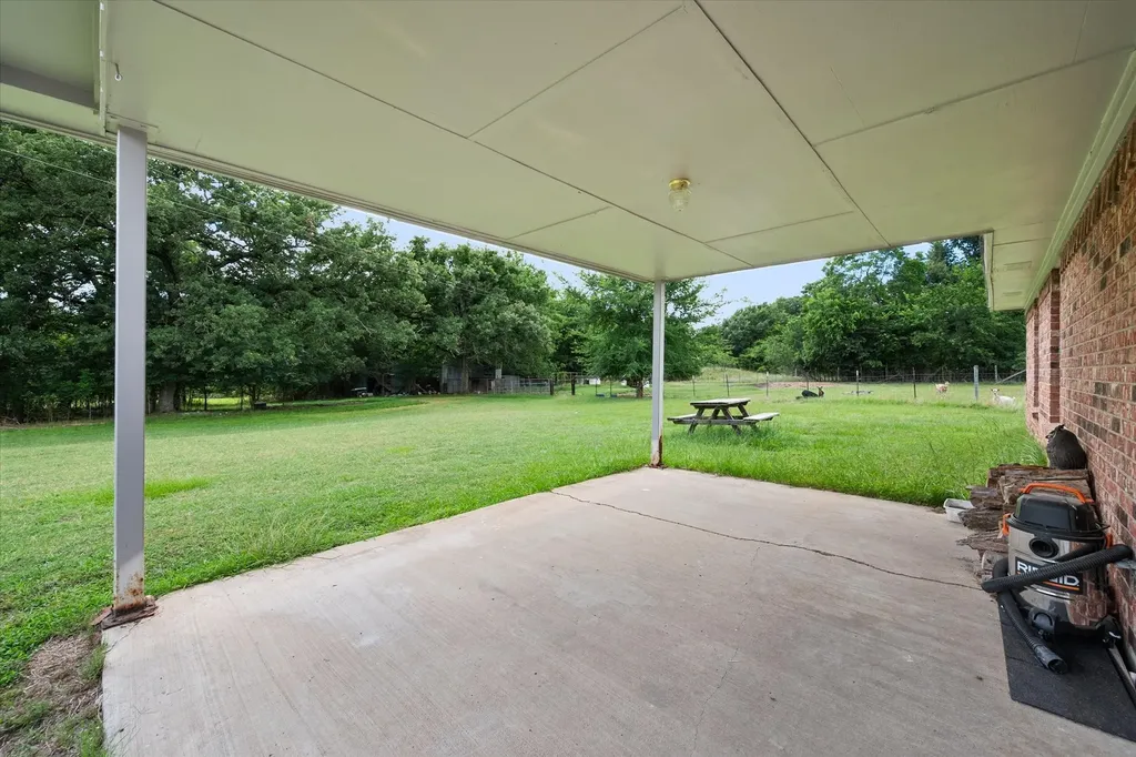 1706 SE County Road 2230 Corsicana TX 75109