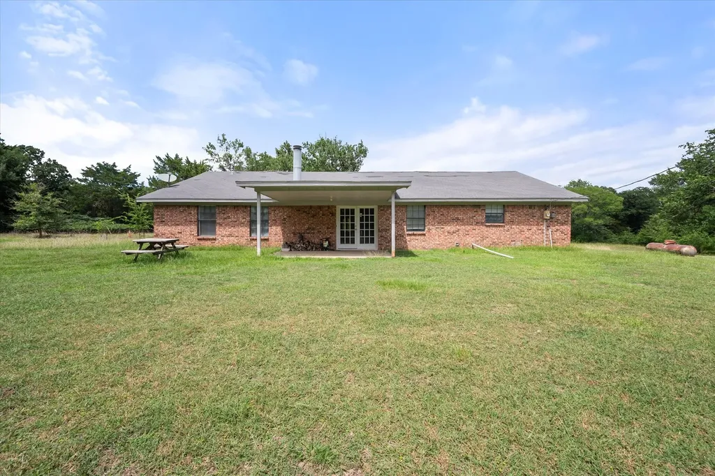 1706 SE County Road 2230 Corsicana TX 75109