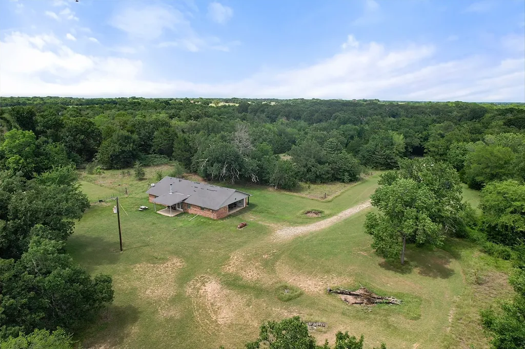 1706 SE County Road 2230 Corsicana TX 75109