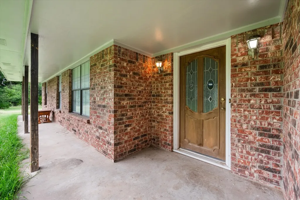 1706 SE County Road 2230 Corsicana TX 75109