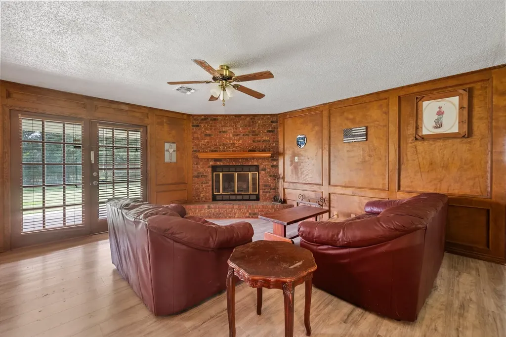 1706 SE County Road 2230 Corsicana TX 75109
