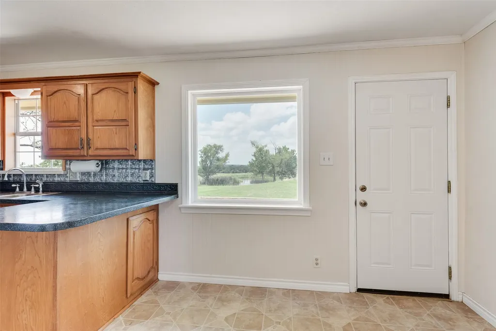 1447 Campbell Road Waxahachie TX 75167