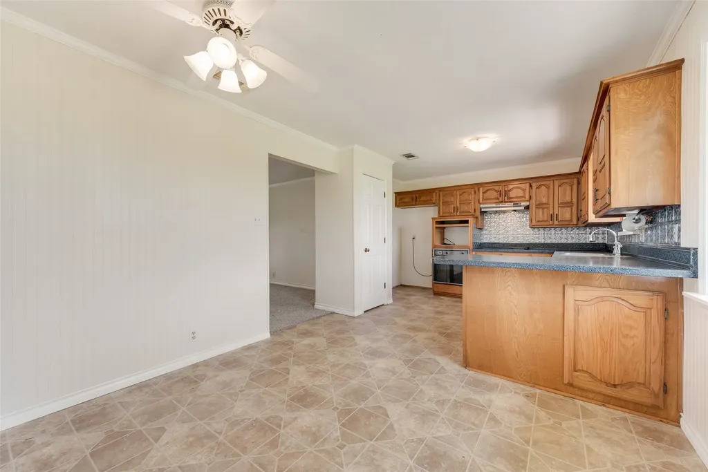 1447 Campbell Road Waxahachie TX 75167