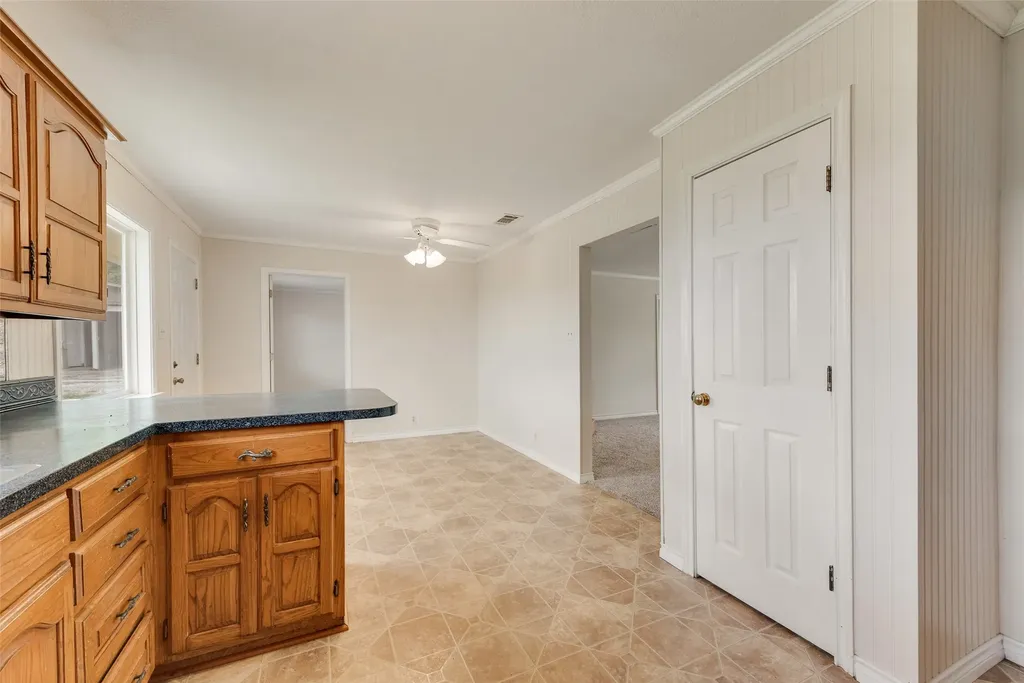 1447 Campbell Road Waxahachie TX 75167
