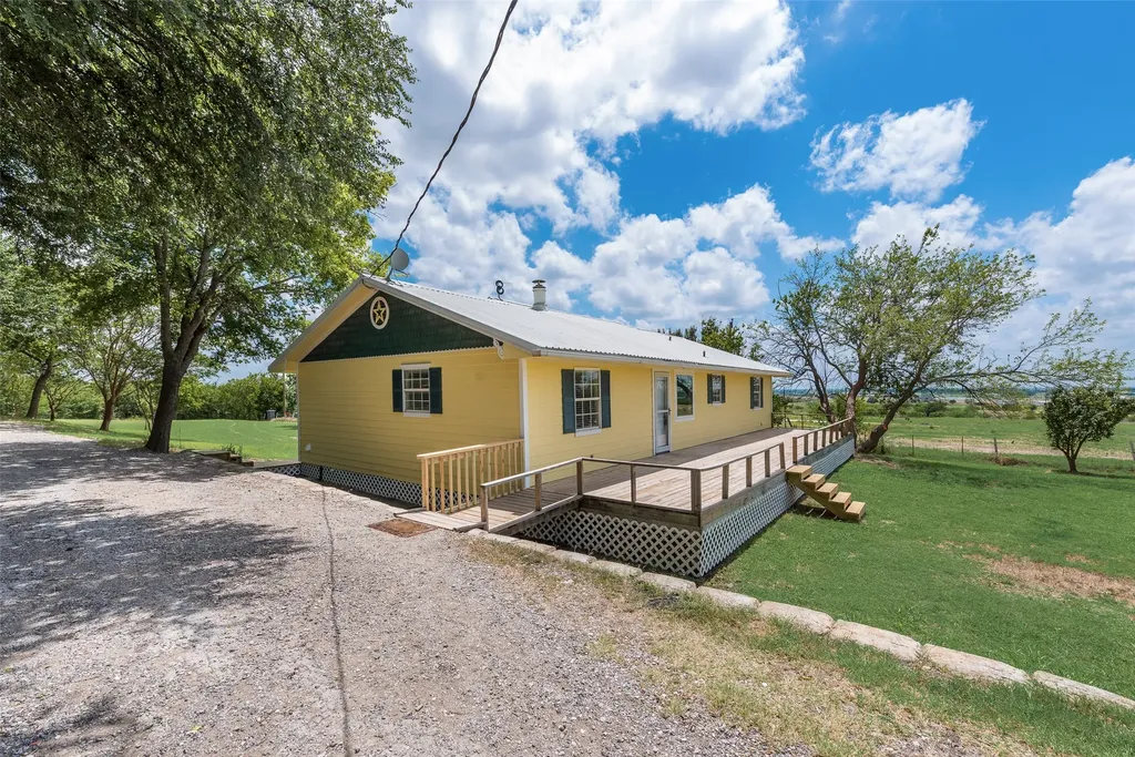 1447 Campbell Road Waxahachie TX 75167