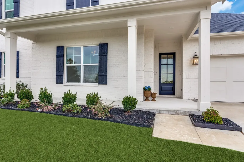 622 Sterling Court Benbrook TX 76126