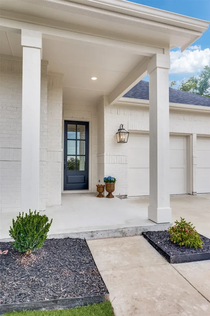 622 Sterling Court Benbrook TX 76126