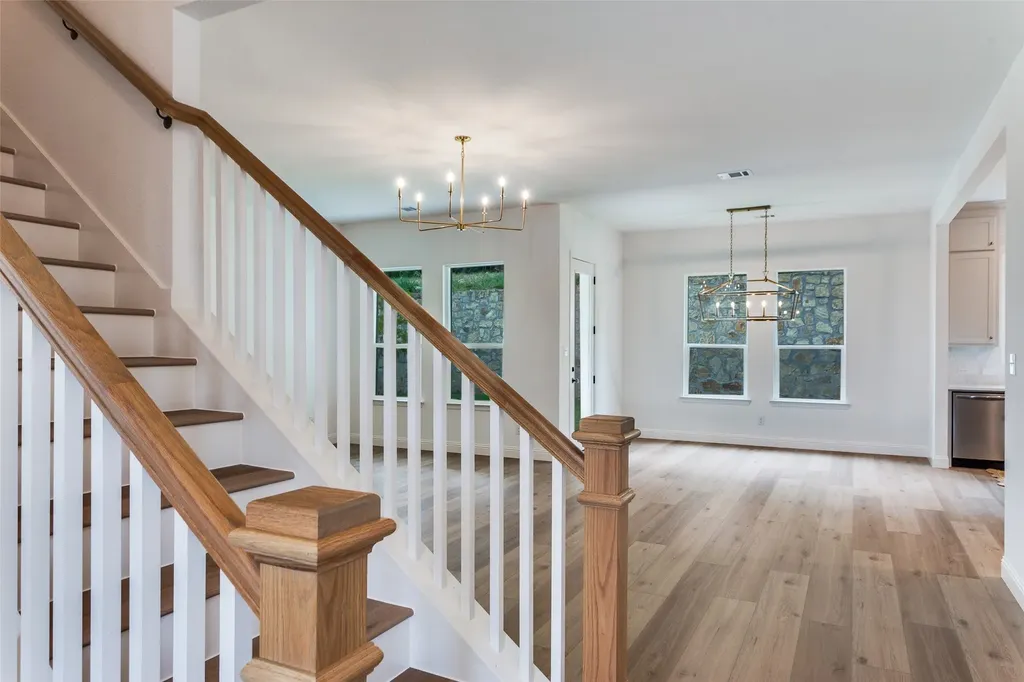 622 Sterling Court Benbrook TX 76126