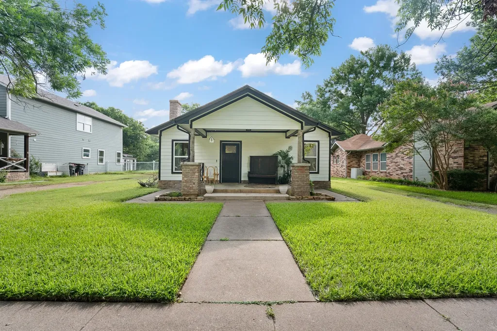111 Bellevue Drive Cleburne TX 76033