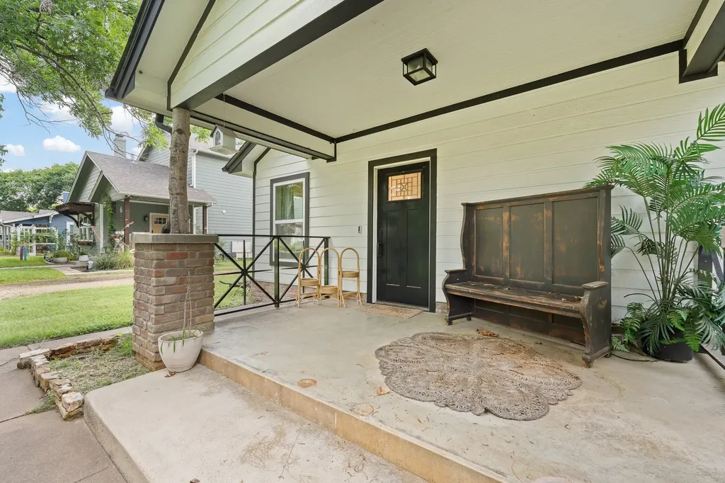111 Bellevue Drive Cleburne TX 76033