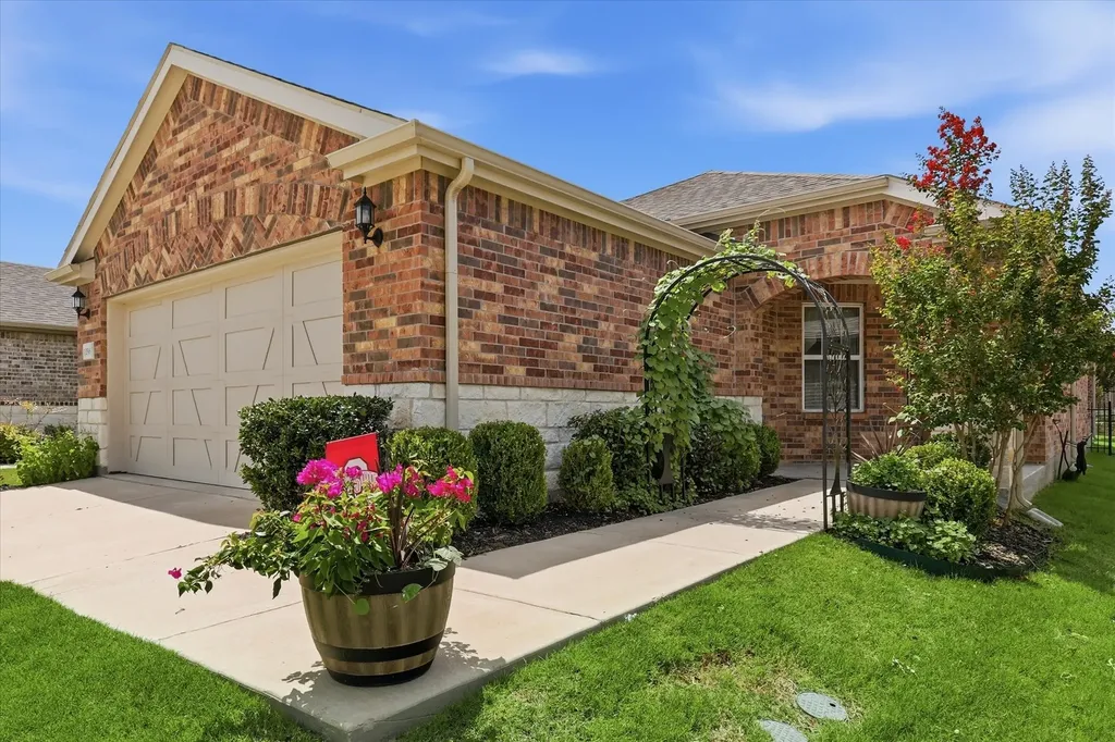 1256 Eagle Lane Little Elm TX 76227