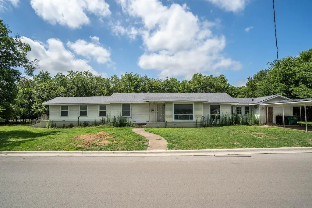 1819 Panhandle Street Denton TX 76201