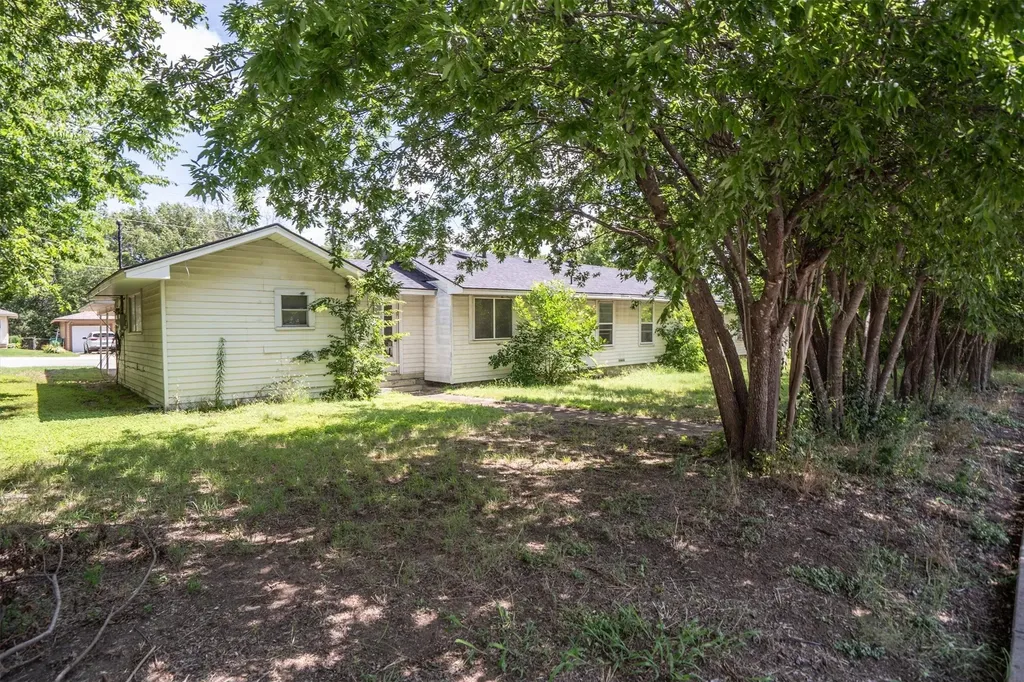 1819 Panhandle Street Denton TX 76201