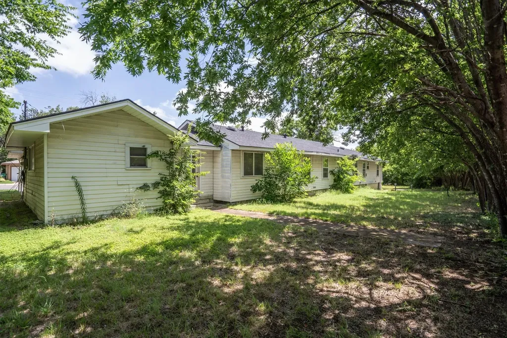1819 Panhandle Street Denton TX 76201