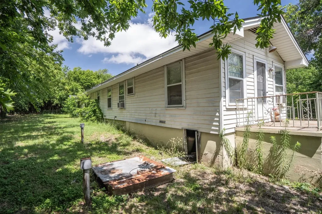 1819 Panhandle Street Denton TX 76201