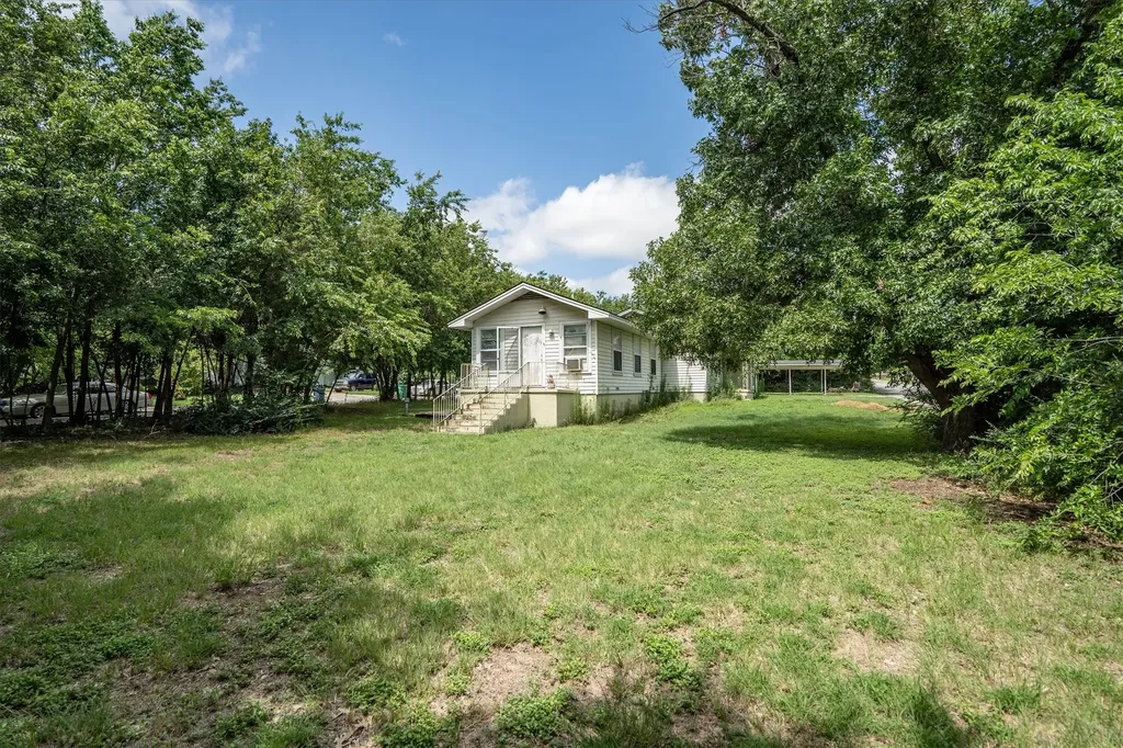 1819 Panhandle Street Denton TX 76201