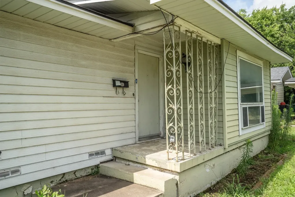 1819 Panhandle Street Denton TX 76201