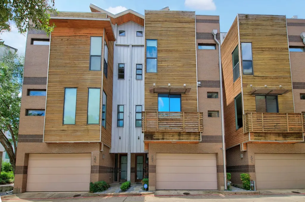 381 E Greenbriar Lane Dallas TX 75203