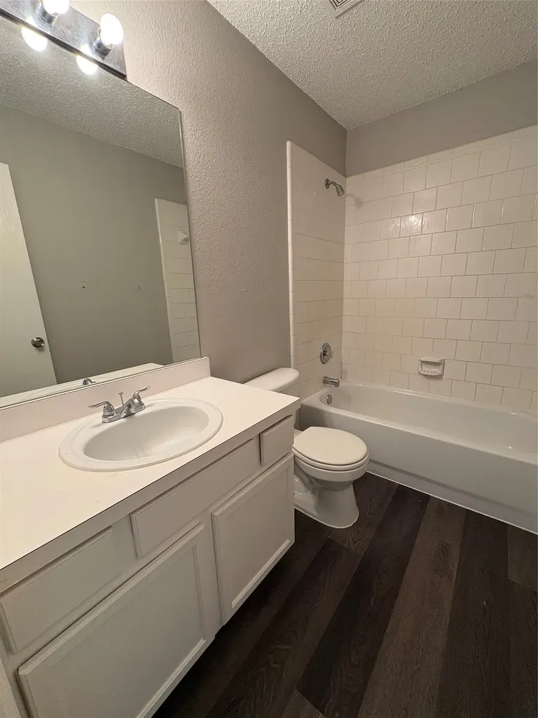 1817 Berkeley Drive Glenn Heights TX 75154