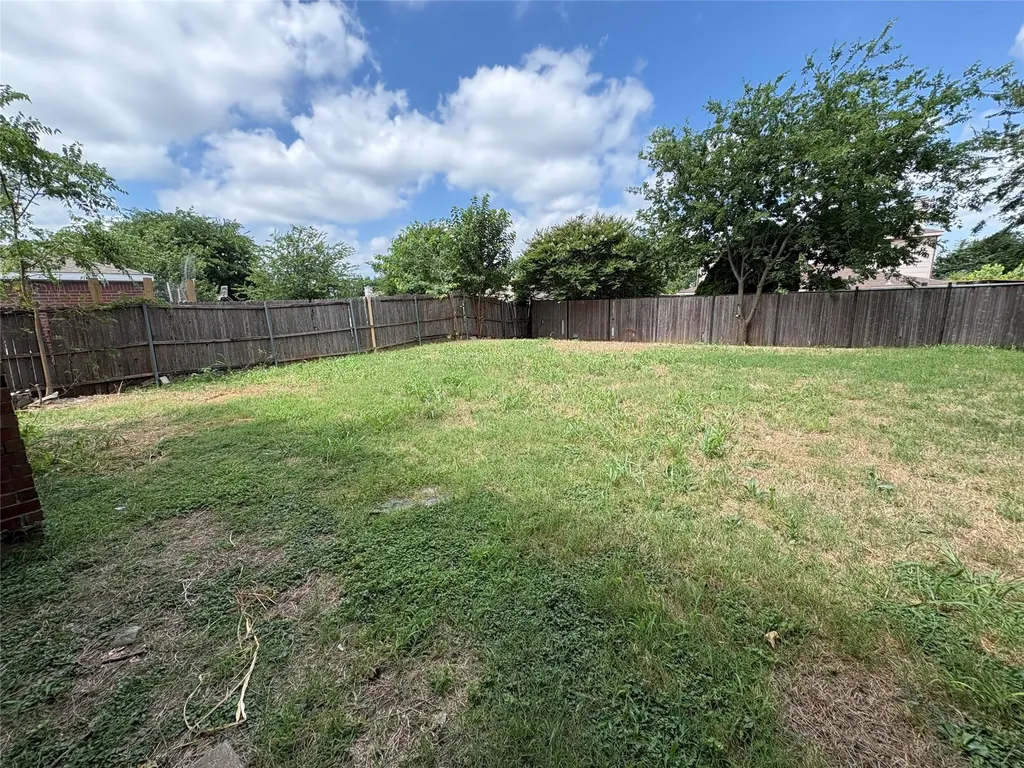 1817 Berkeley Drive Glenn Heights TX 75154