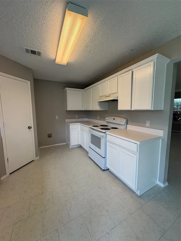 1817 Berkeley Drive Glenn Heights TX 75154