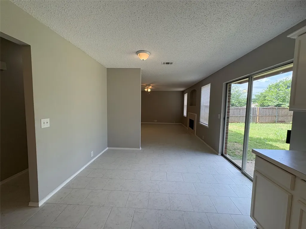 1817 Berkeley Drive Glenn Heights TX 75154