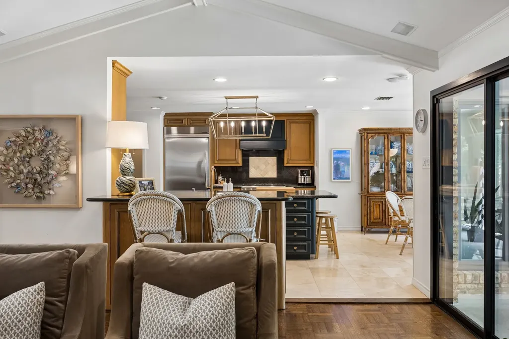 6929 Elmridge Drive Dallas TX 75240