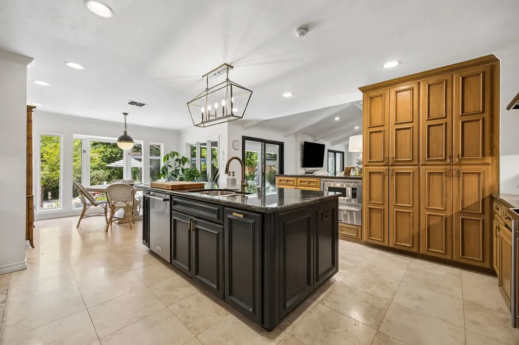 6929 Elmridge Drive Dallas TX 75240