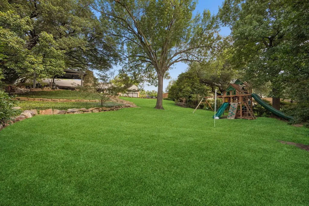 6929 Elmridge Drive Dallas TX 75240