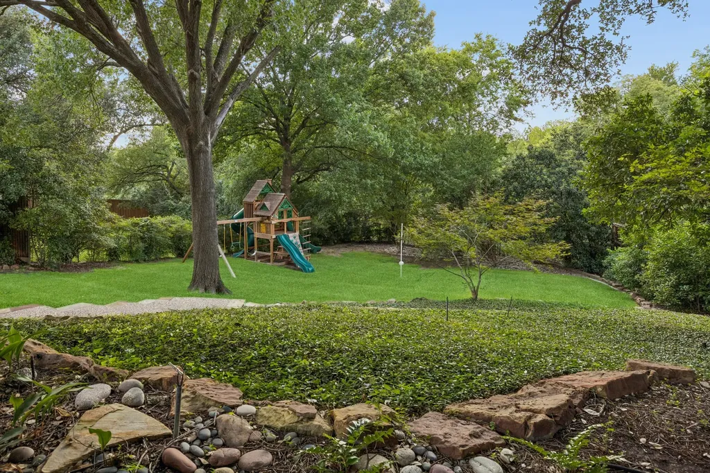 6929 Elmridge Drive Dallas TX 75240