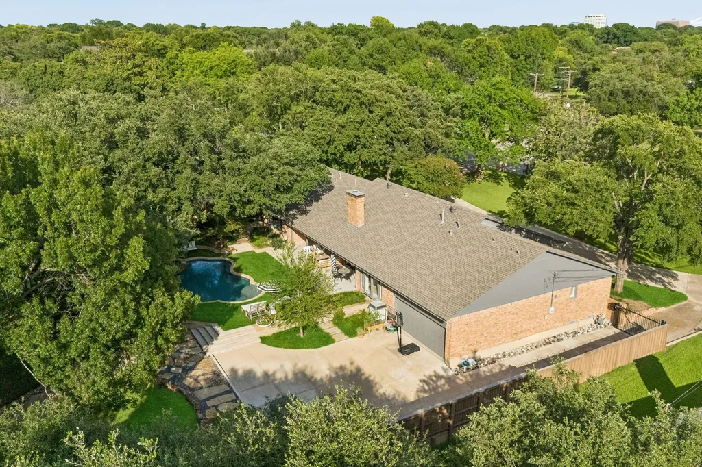 6929 Elmridge Drive Dallas TX 75240