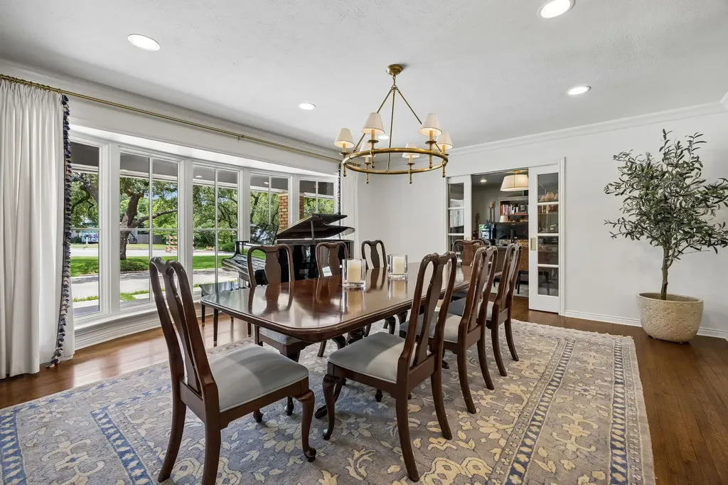 6929 Elmridge Drive Dallas TX 75240