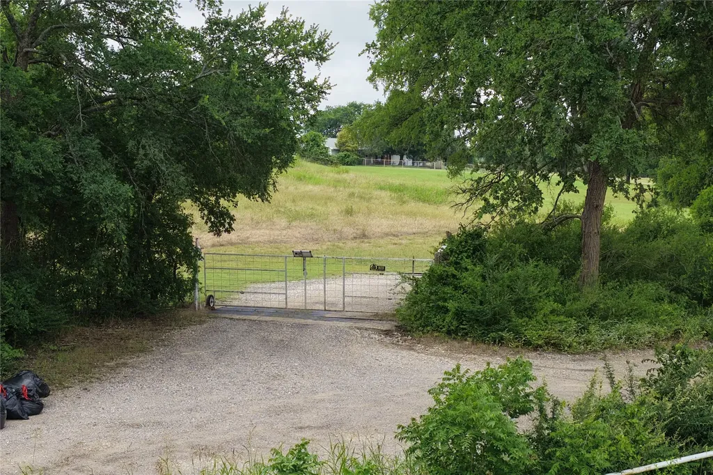 809 Stephenson Road Red Oak TX 75154