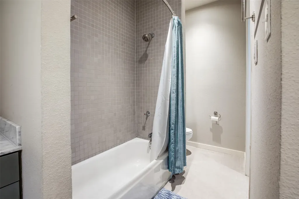 4111 Cole Avenue Dallas TX 75204