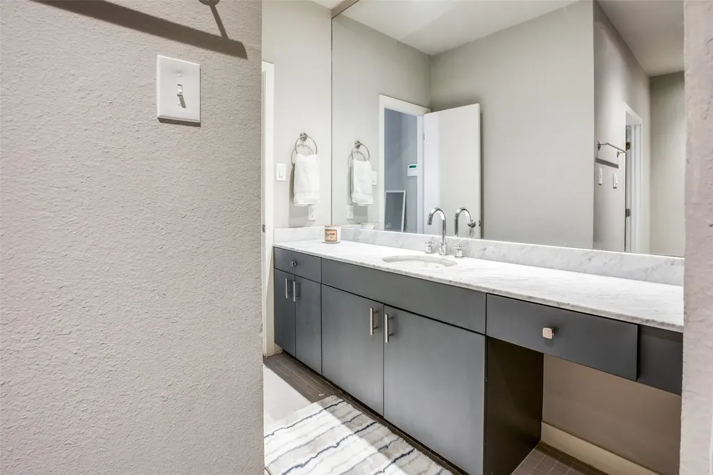 4111 Cole Avenue Dallas TX 75204