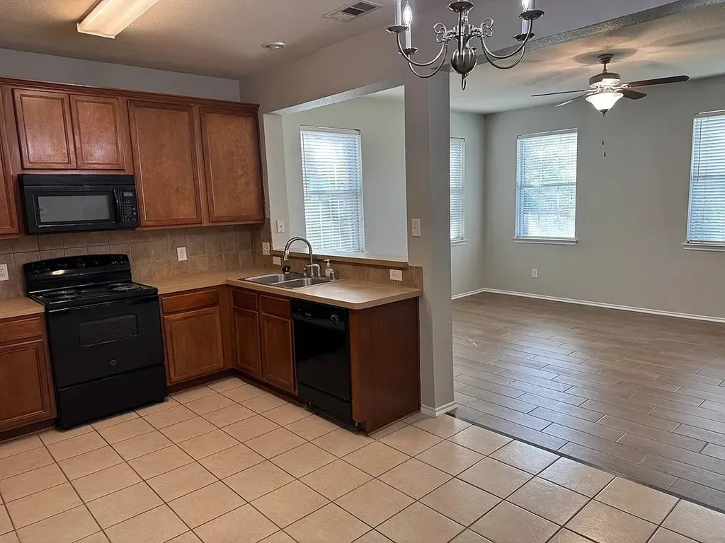 4082 Kyndra Circle Richardson TX 75082