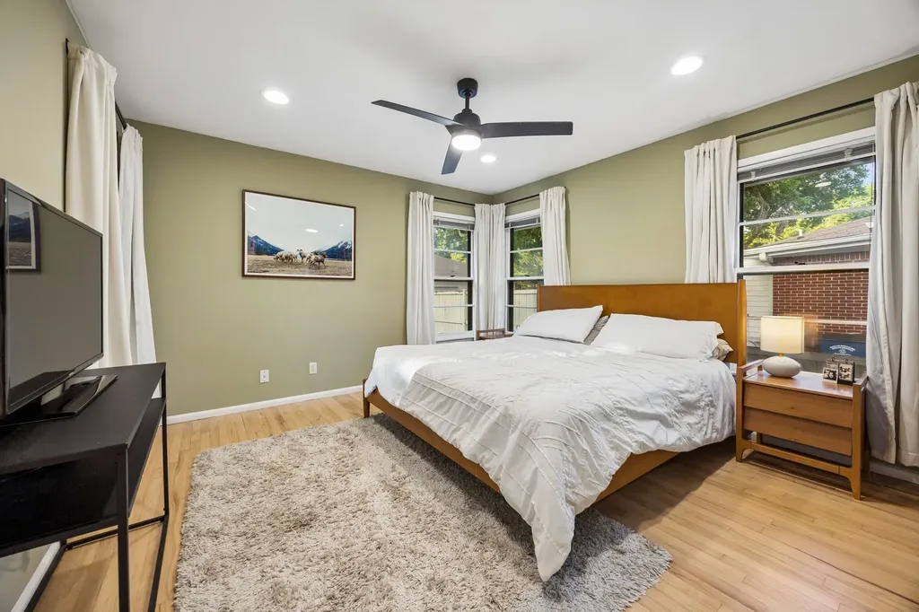2111 Melbourne Avenue Dallas TX 75224