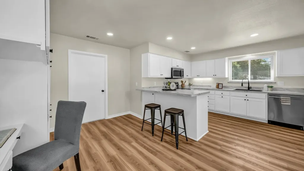 3905 Mountain Vista Drive Granbury TX 76048