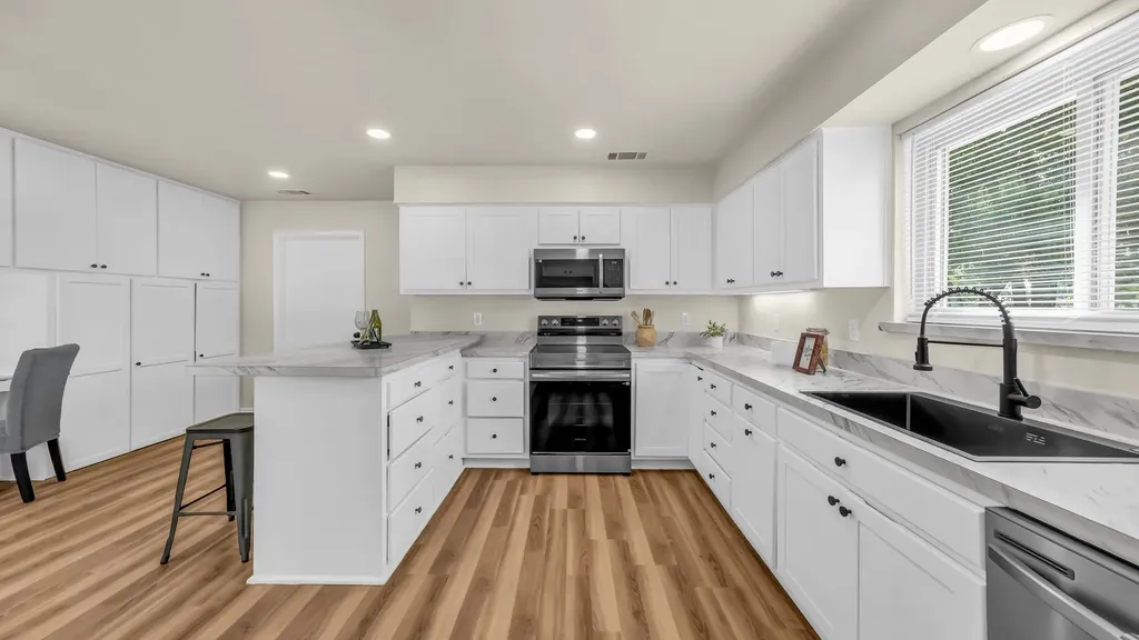 3905 Mountain Vista Drive Granbury TX 76048