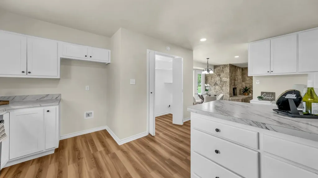 3905 Mountain Vista Drive Granbury TX 76048