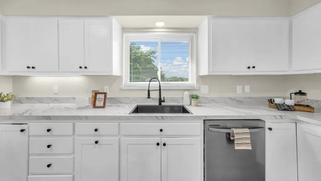 3905 Mountain Vista Drive Granbury TX 76048