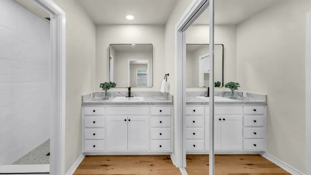 3905 Mountain Vista Drive Granbury TX 76048