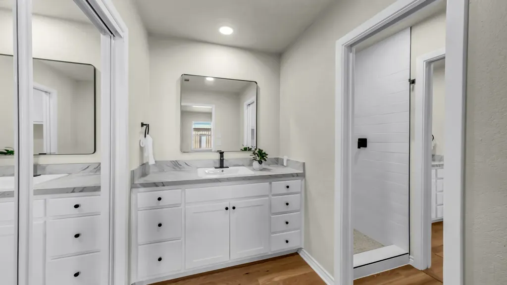 3905 Mountain Vista Drive Granbury TX 76048