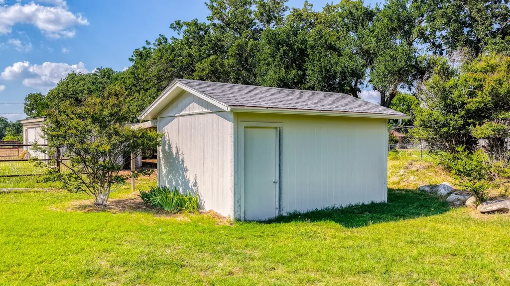 3905 Mountain Vista Drive Granbury TX 76048