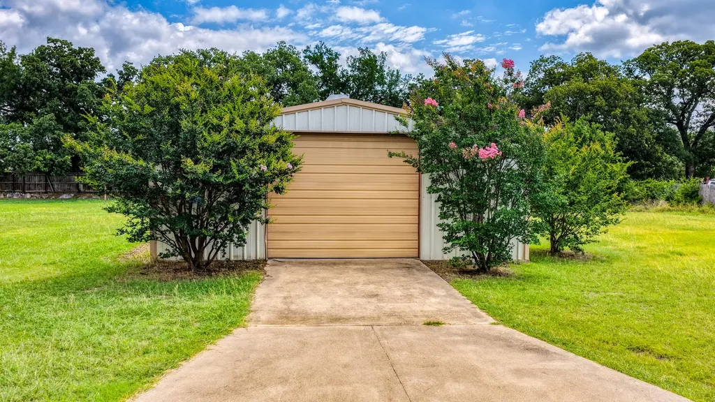 3905 Mountain Vista Drive Granbury TX 76048