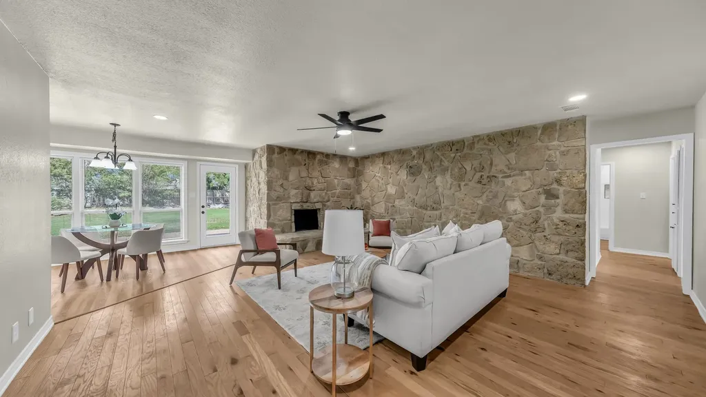 3905 Mountain Vista Drive Granbury TX 76048